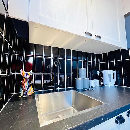 London 61 Central Studio, Ideal For Tourists High Recommend!!! Экстерьер фото